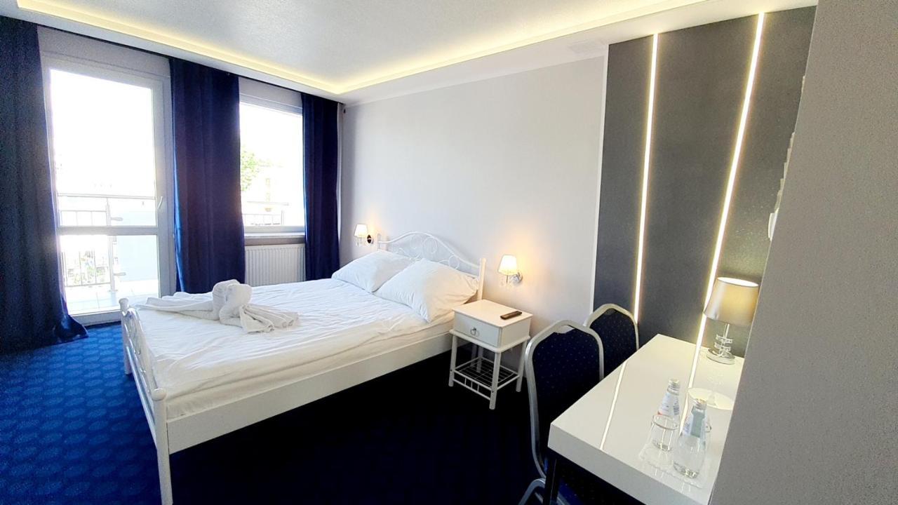 Hotel Imperium Pionki Екстер'єр фото