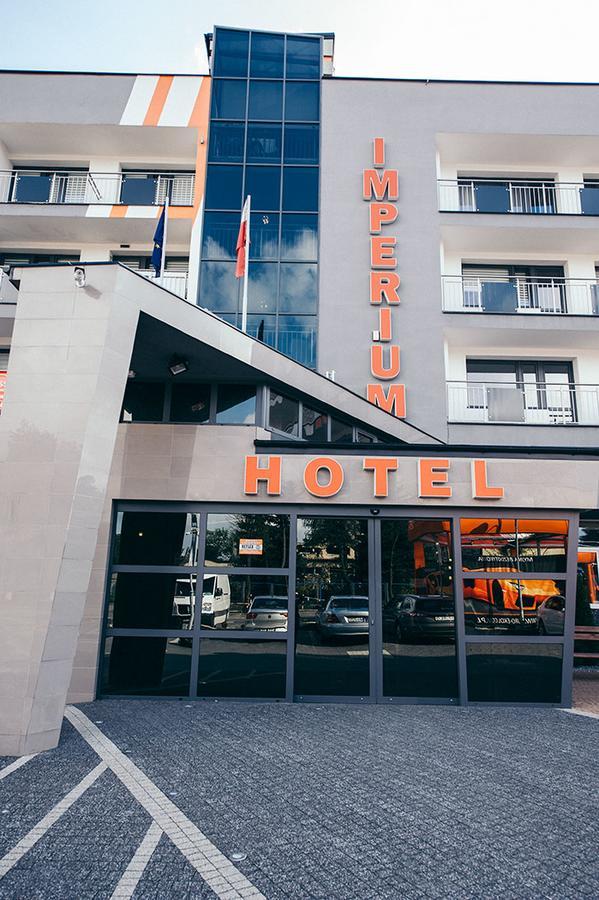 Hotel Imperium Pionki Екстер'єр фото
